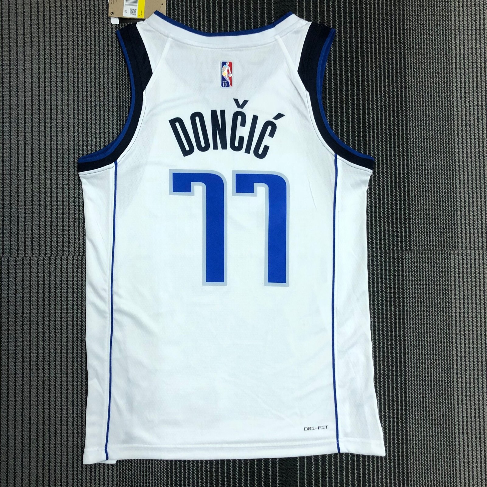 Regata NBA Nike Dallas Mavericks 75TH Diamond 21/22 Edition - Imagem 2